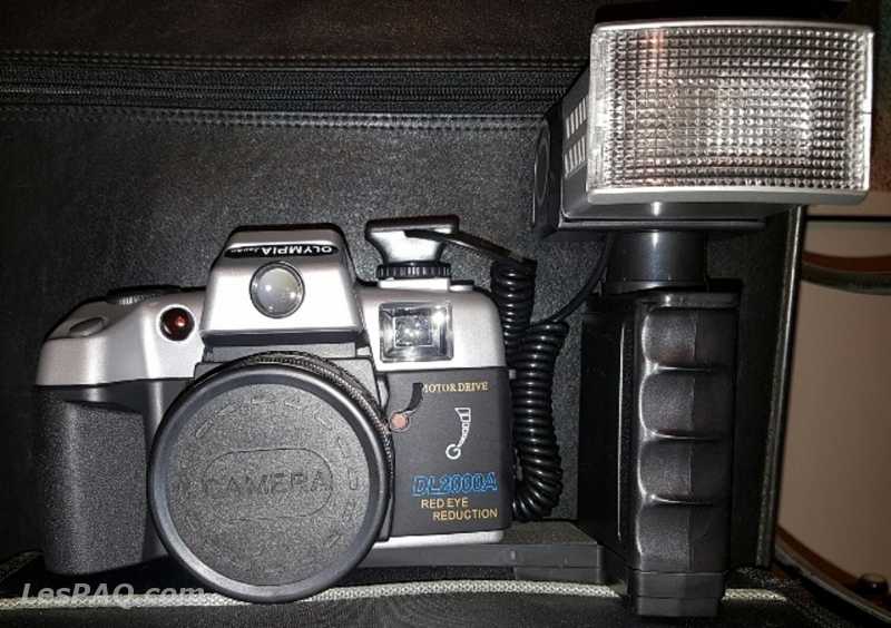 Camera analogue de marque Olympia.