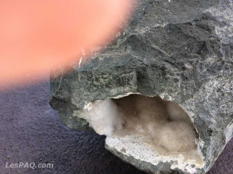 minéraux okinite